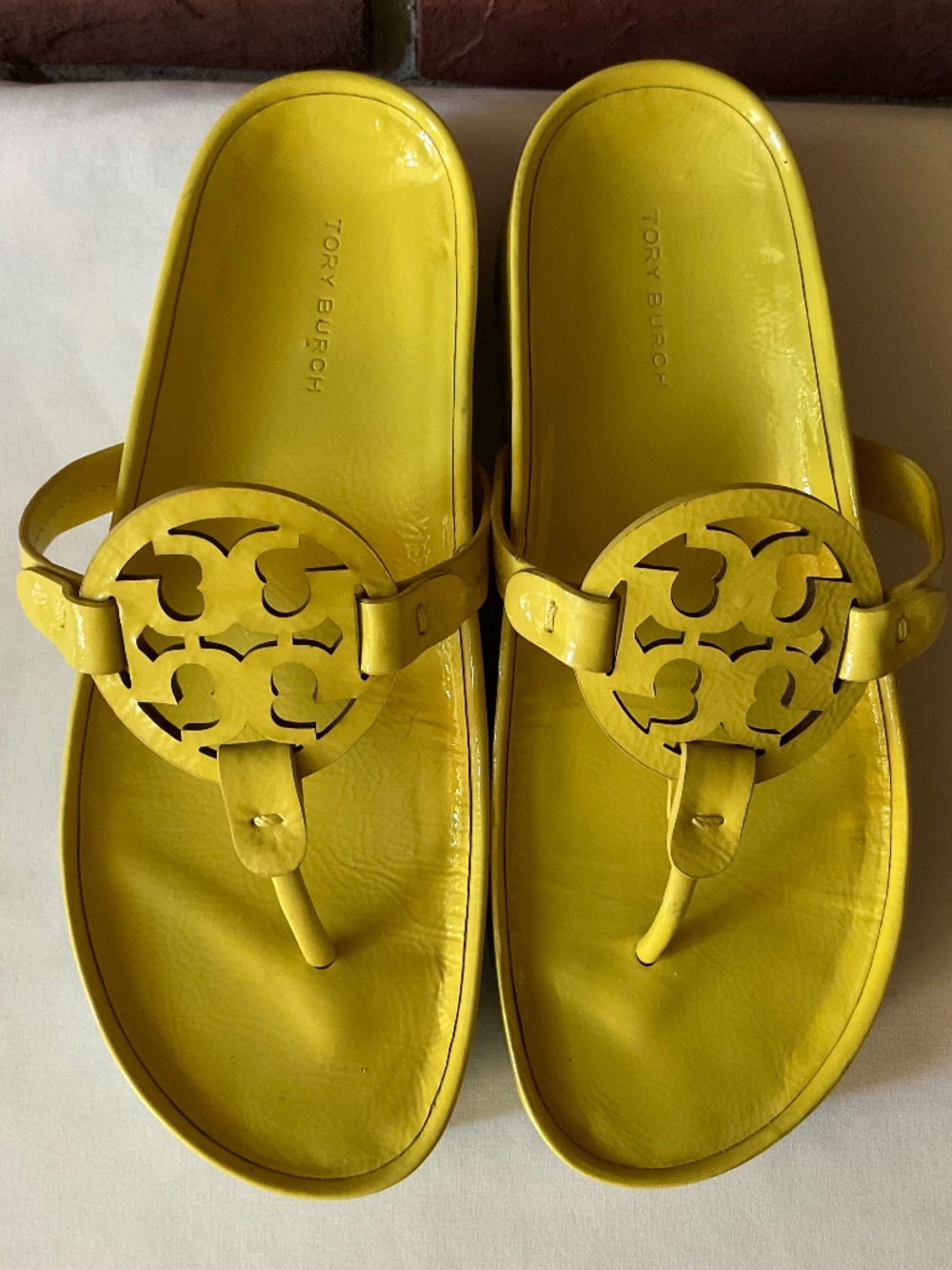 Tory Burch Miller Cloud Lug Zesty Lime & Sea Bubble Patent Leather Sandals Sz 8